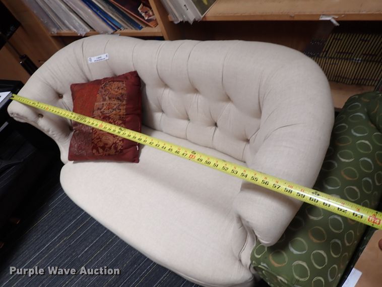 image for item LU9442 Loveseat