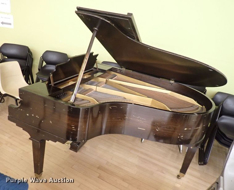 image for item LU9445 Kimball  piano