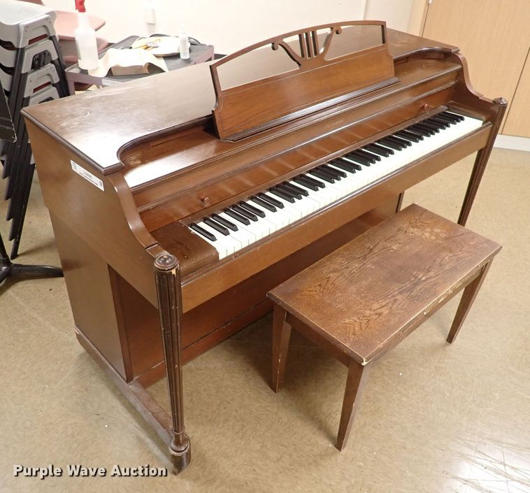 image for item LU9446 Baldwin  piano
