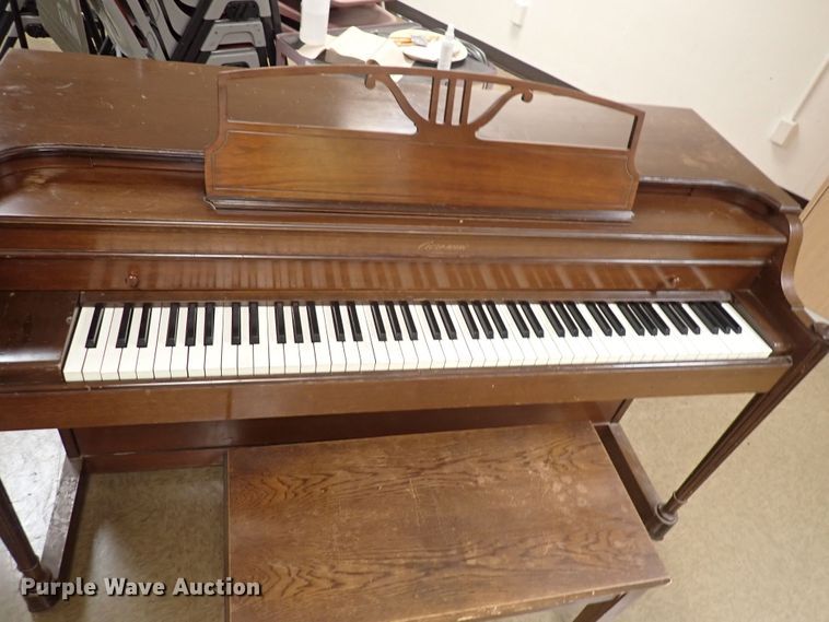 image for item LU9446 Baldwin  piano