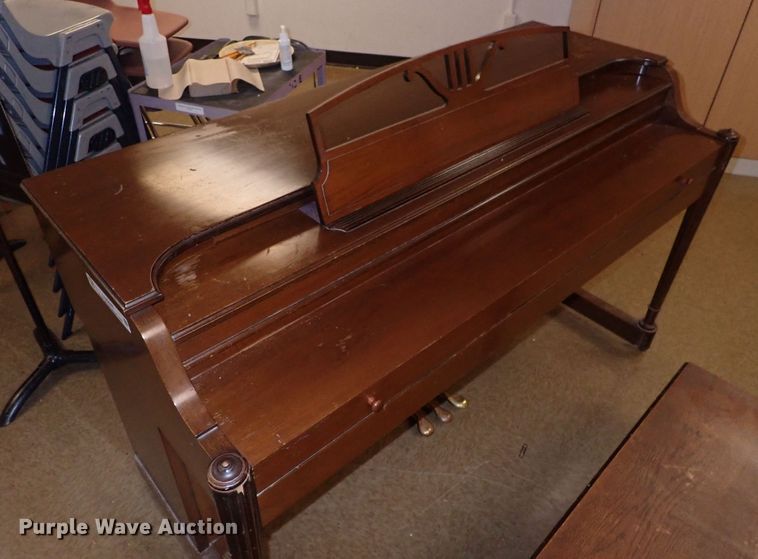image for item LU9446 Baldwin  piano