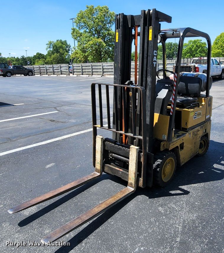 image for item MK9027 1989 Caterpillar T30D  forklift