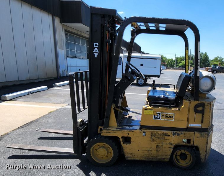 image for item MK9027 1989 Caterpillar T30D  forklift