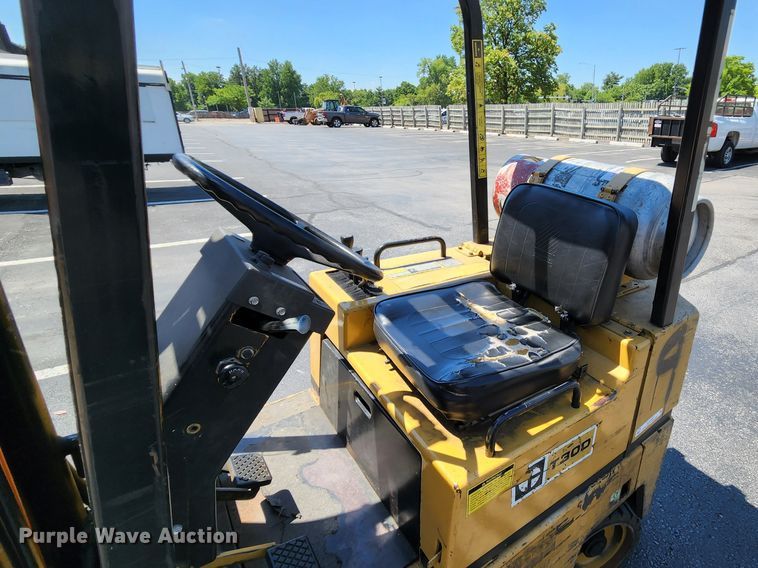 image for item MK9027 1989 Caterpillar T30D  forklift