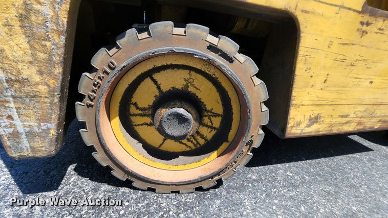 image for item MK9027 1989 Caterpillar T30D  forklift