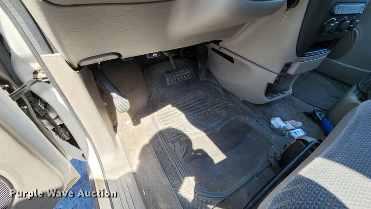 image for item MK9028 2002 Dodge Grand Caravan SE  van