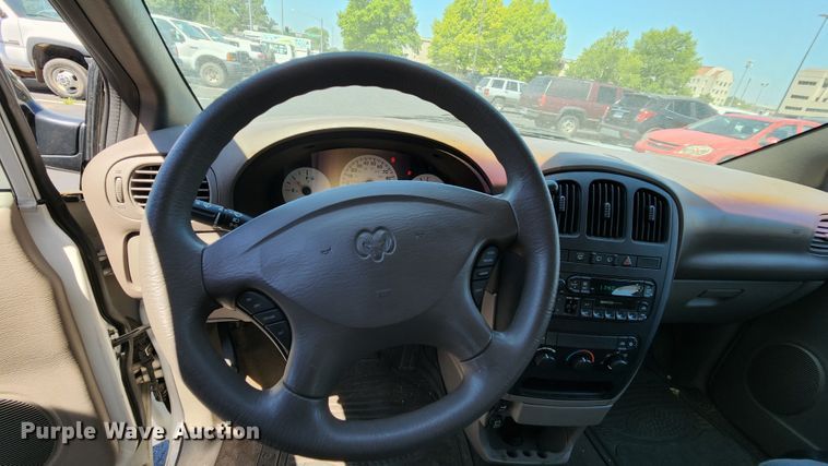 image for item MK9028 2002 Dodge Grand Caravan SE  van