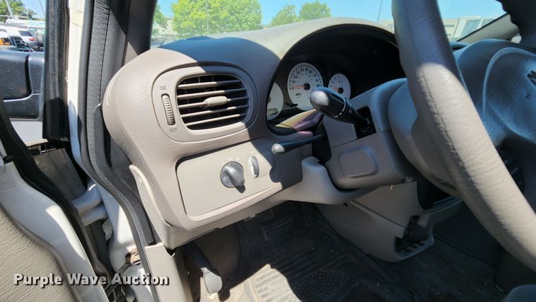 image for item MK9028 2002 Dodge Grand Caravan SE  van