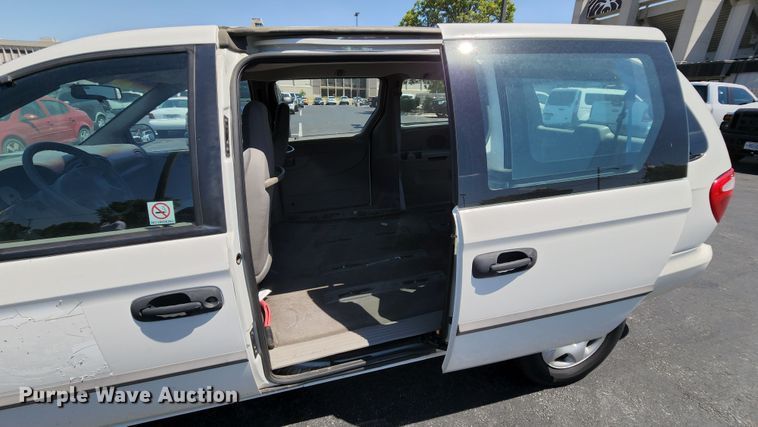 image for item MK9028 2002 Dodge Grand Caravan SE  van