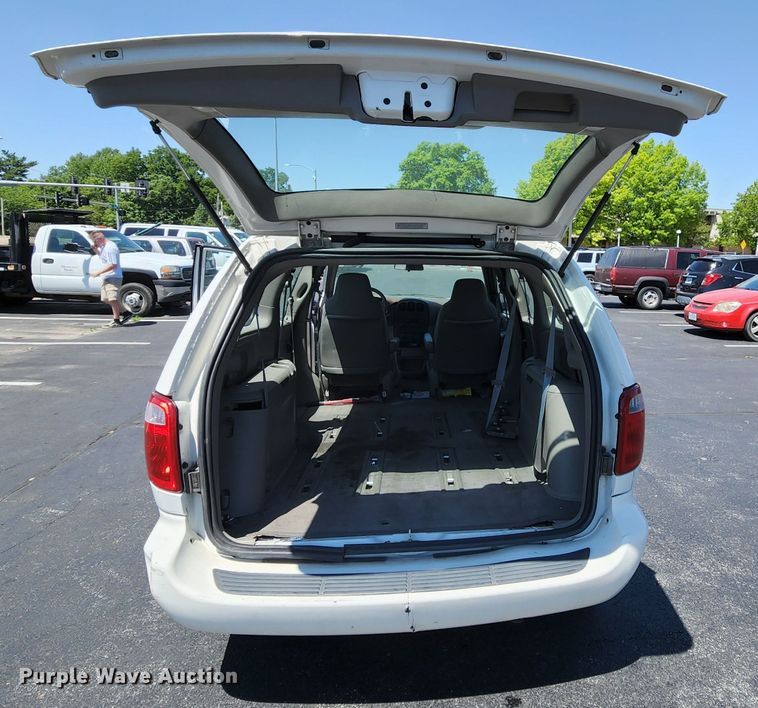 image for item MK9028 2002 Dodge Grand Caravan SE  van