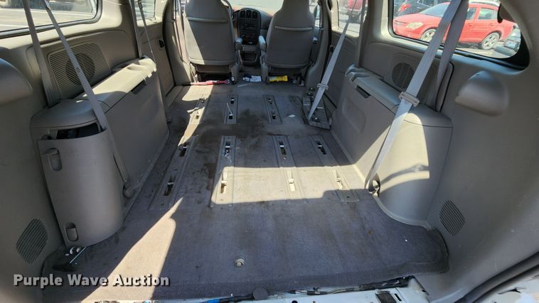 image for item MK9028 2002 Dodge Grand Caravan SE  van