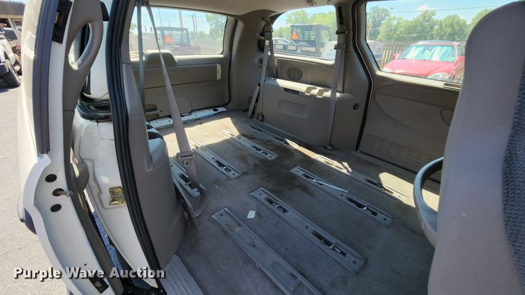 image for item MK9028 2002 Dodge Grand Caravan SE  van