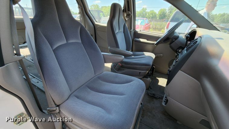 image for item MK9028 2002 Dodge Grand Caravan SE  van