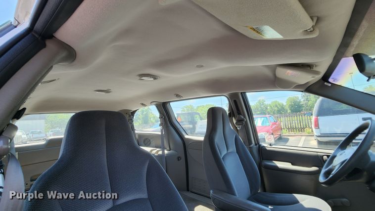 image for item MK9028 2002 Dodge Grand Caravan SE  van