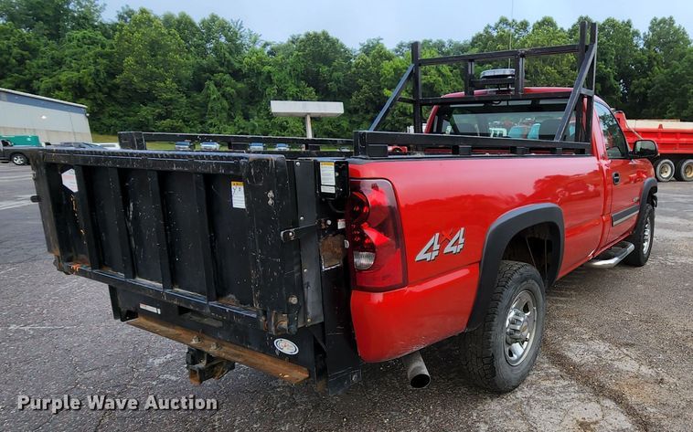 image for item MK9036 2003 Chevrolet Silverado 2500HD  pickup truck