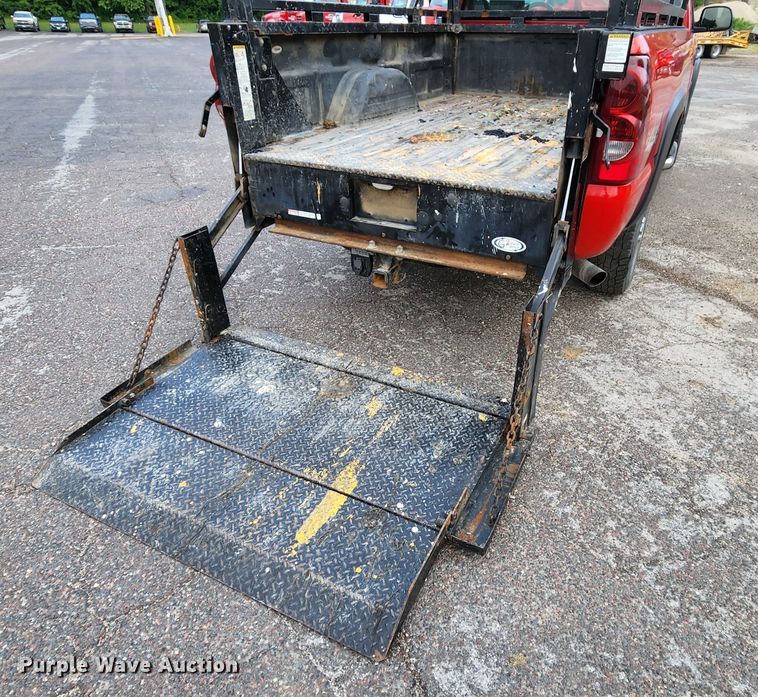 image for item MK9036 2003 Chevrolet Silverado 2500HD  pickup truck