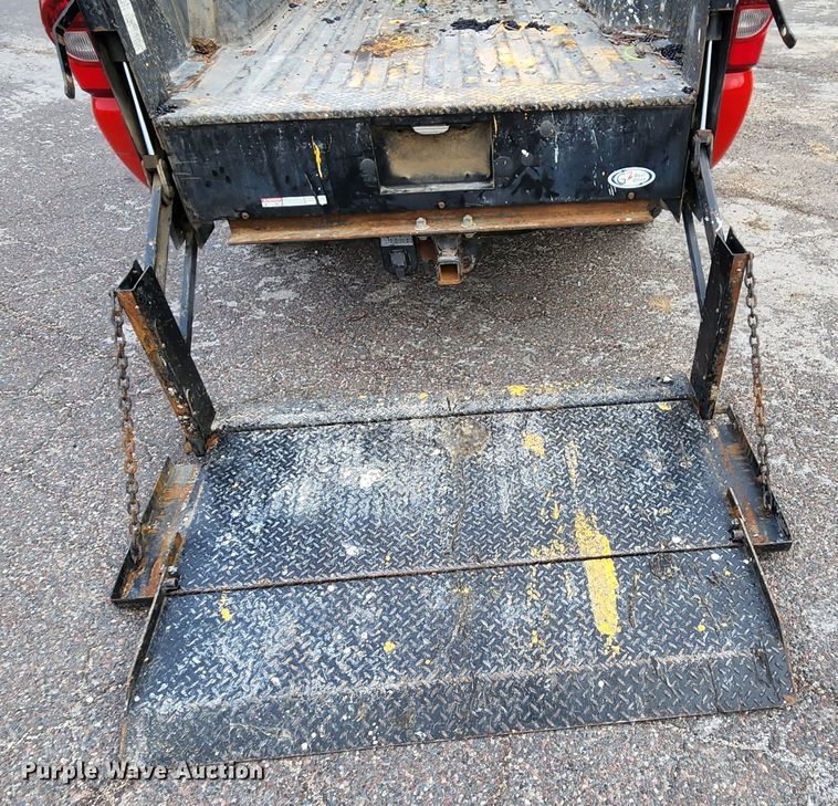 image for item MK9036 2003 Chevrolet Silverado 2500HD  pickup truck