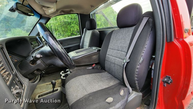 image for item MK9036 2003 Chevrolet Silverado 2500HD  pickup truck