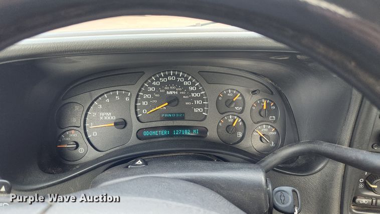 image for item MK9036 2003 Chevrolet Silverado 2500HD  pickup truck