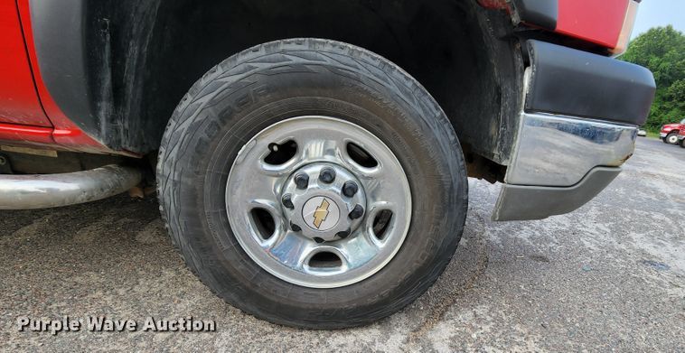 image for item MK9036 2003 Chevrolet Silverado 2500HD  pickup truck