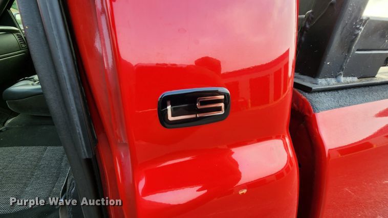 image for item MK9036 2003 Chevrolet Silverado 2500HD  pickup truck