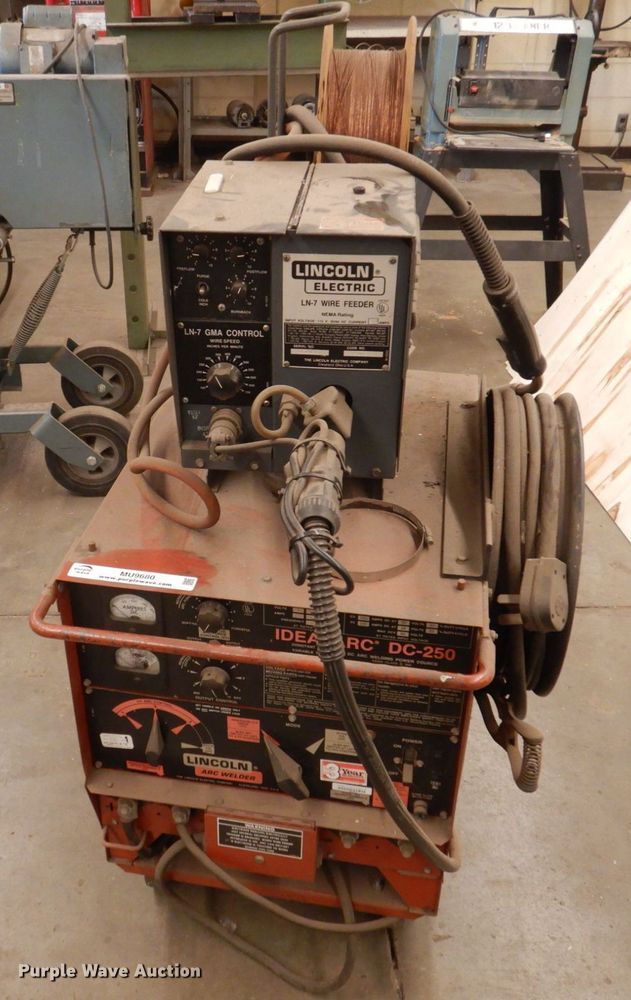 image for item MU9680 Lincoln DC-250  welder