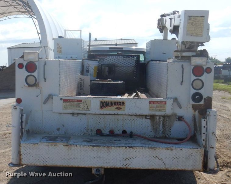 image for item MU9691 2001 Ford F550 Super Duty XL  utility / service truck