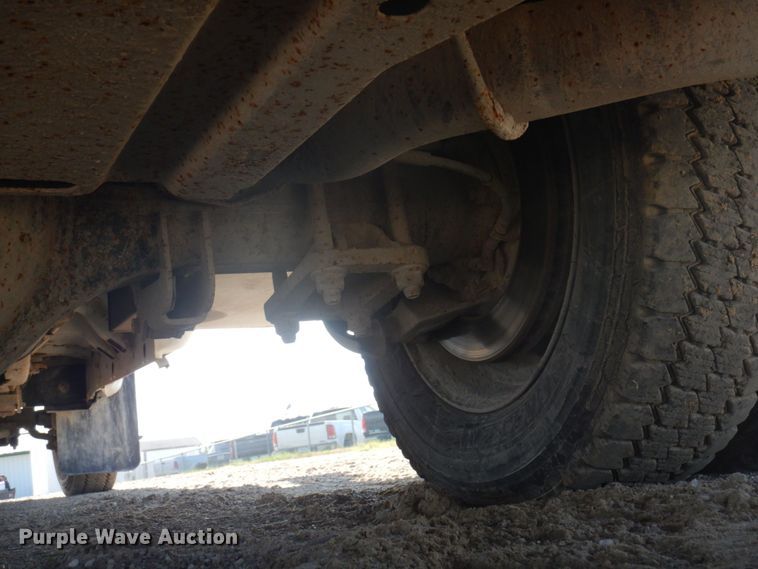 image for item MU9691 2001 Ford F550 Super Duty XL  utility / service truck