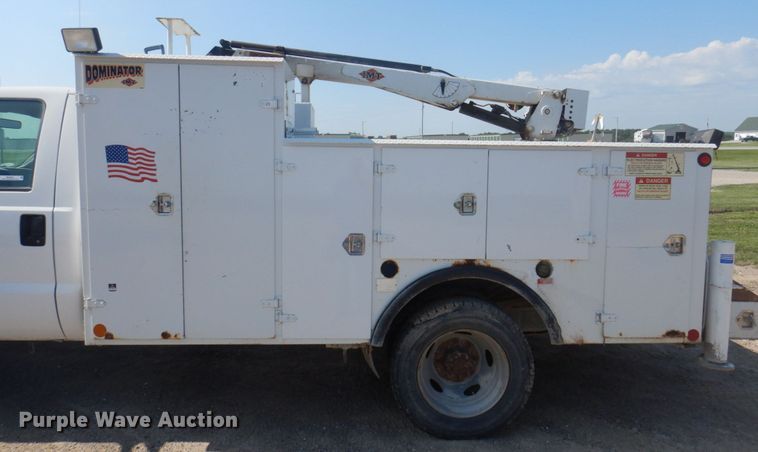 image for item MU9691 2001 Ford F550 Super Duty XL  utility / service truck