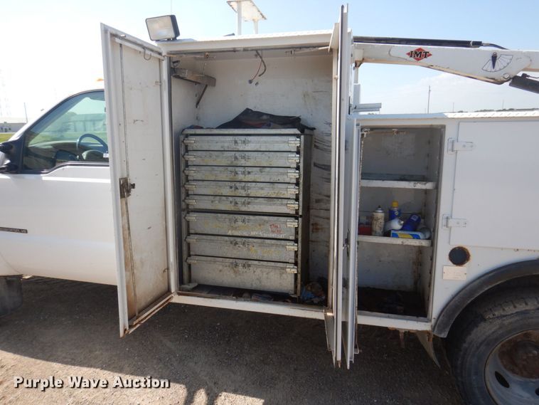 image for item MU9691 2001 Ford F550 Super Duty XL  utility / service truck