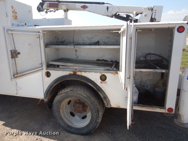 image for item MU9691 2001 Ford F550 Super Duty XL  utility / service truck