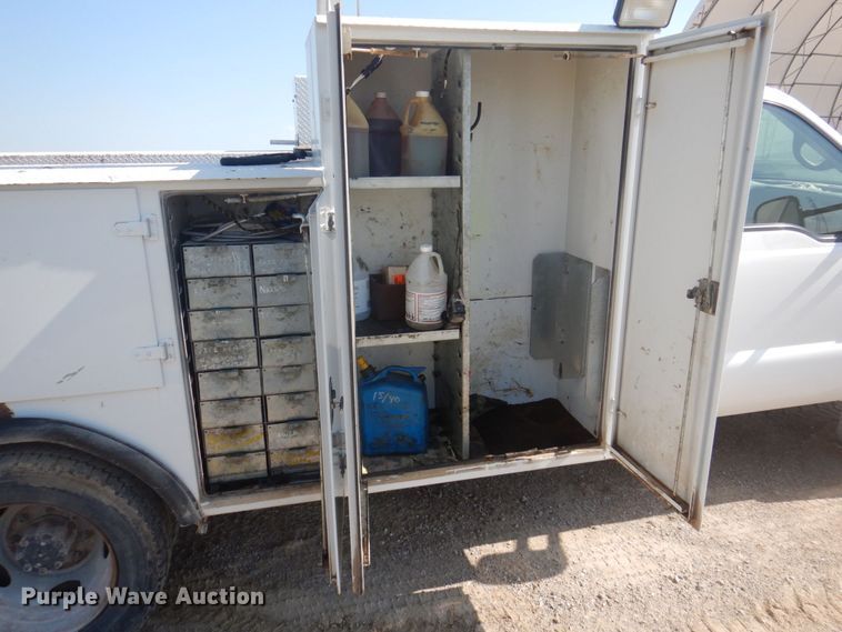 image for item MU9691 2001 Ford F550 Super Duty XL  utility / service truck