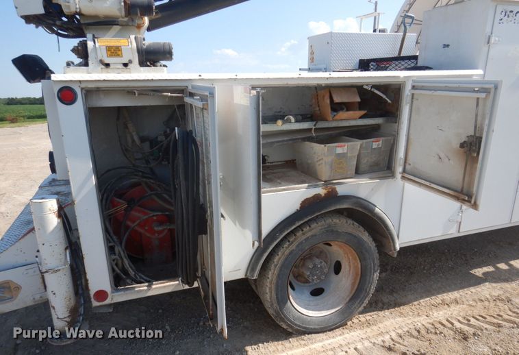 image for item MU9691 2001 Ford F550 Super Duty XL  utility / service truck