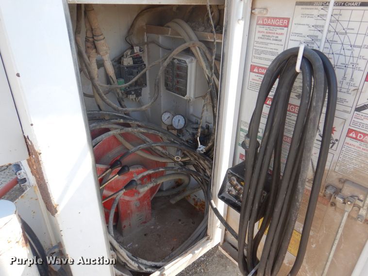 image for item MU9691 2001 Ford F550 Super Duty XL  utility / service truck