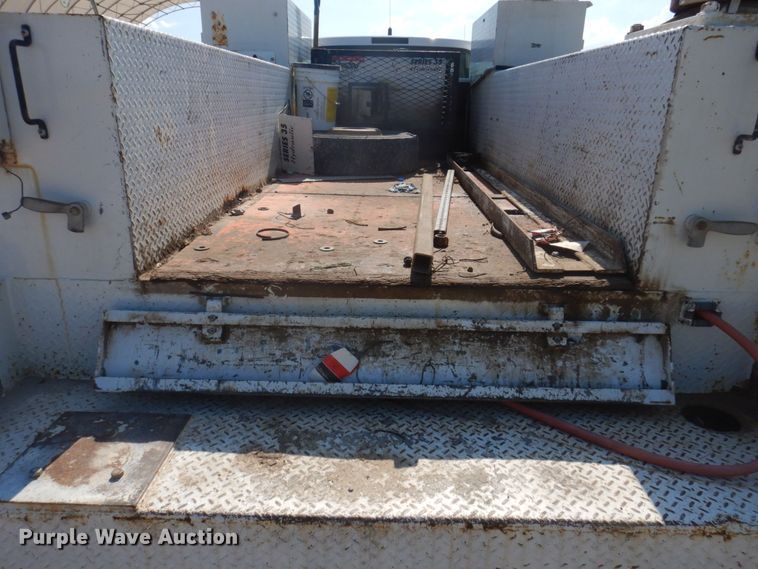 image for item MU9691 2001 Ford F550 Super Duty XL  utility / service truck