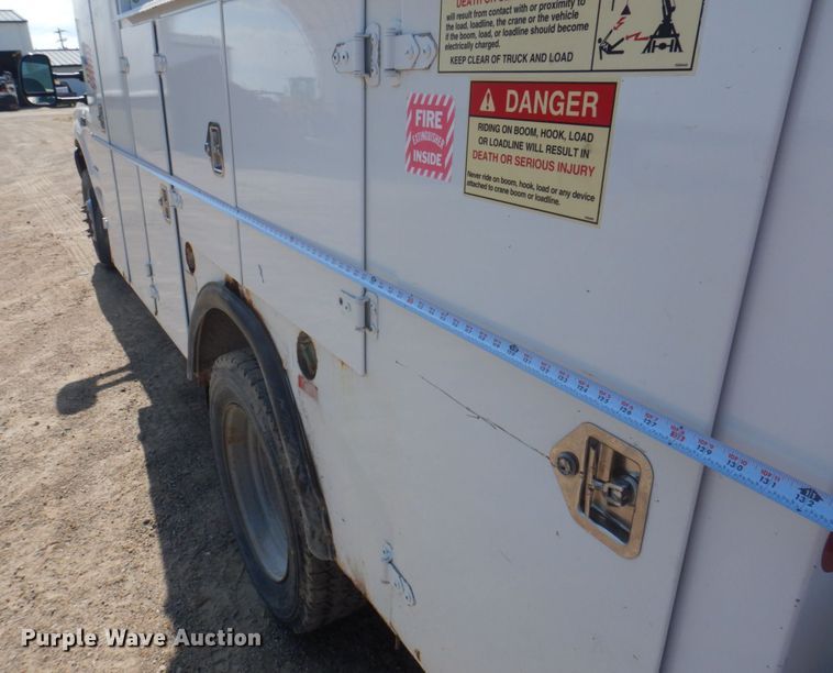 image for item MU9691 2001 Ford F550 Super Duty XL  utility / service truck