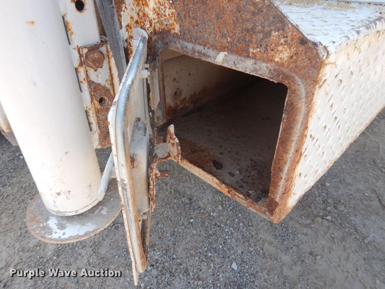 image for item MU9691 2001 Ford F550 Super Duty XL  utility / service truck