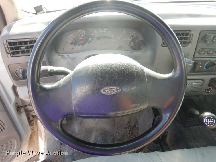 image for item MU9691 2001 Ford F550 Super Duty XL  utility / service truck