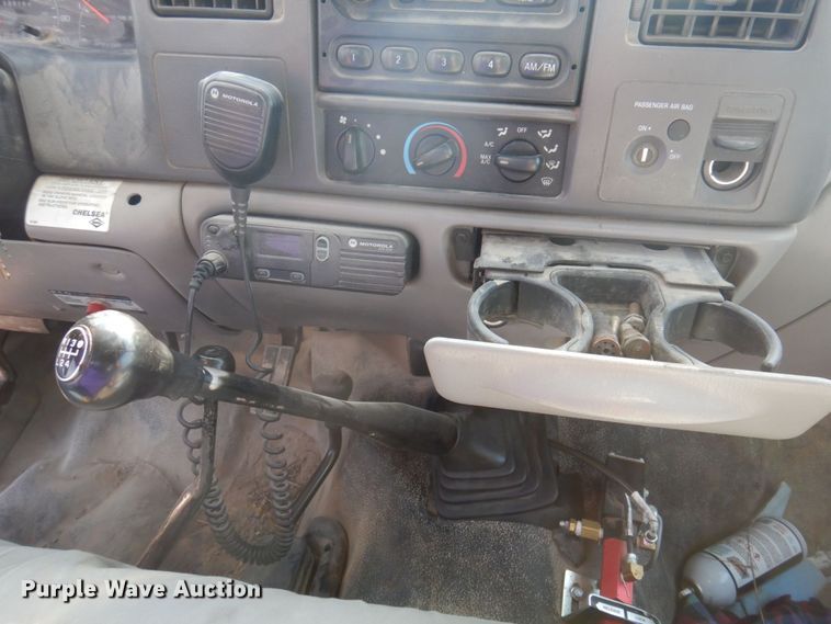 image for item MU9691 2001 Ford F550 Super Duty XL  utility / service truck