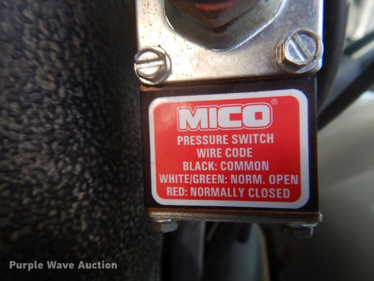 image for item MU9691 2001 Ford F550 Super Duty XL  utility / service truck