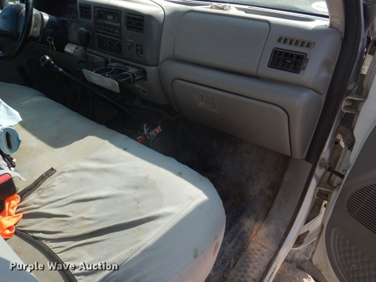 image for item MU9691 2001 Ford F550 Super Duty XL  utility / service truck