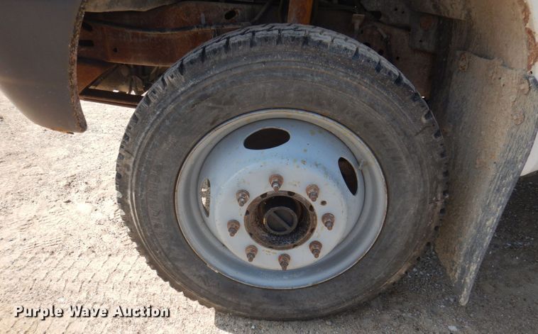 image for item MU9691 2001 Ford F550 Super Duty XL  utility / service truck