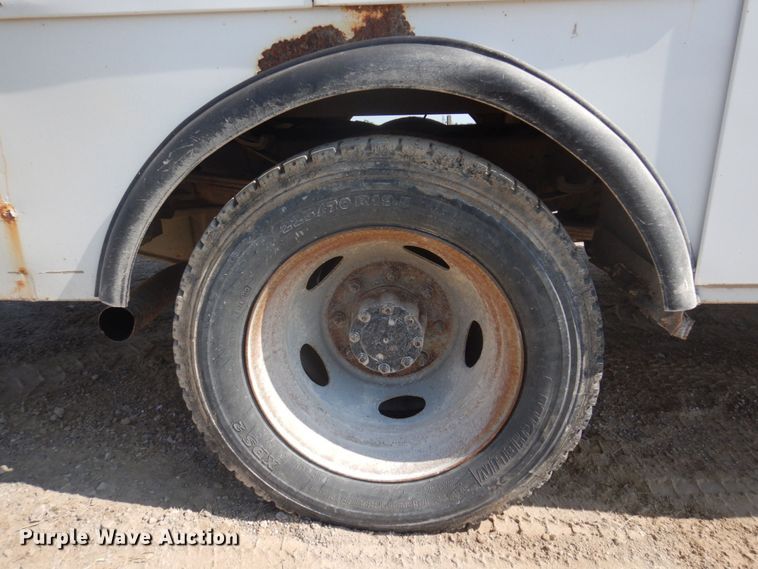 image for item MU9691 2001 Ford F550 Super Duty XL  utility / service truck