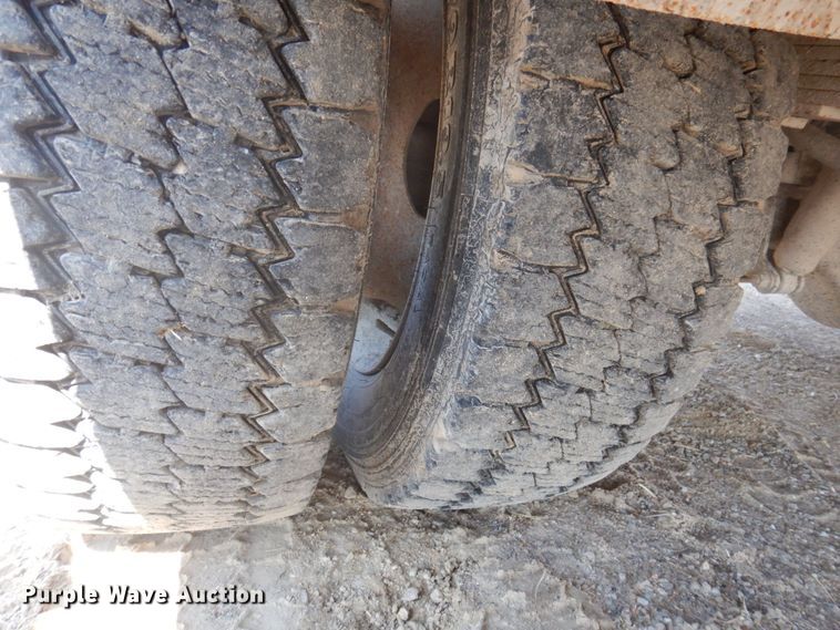 image for item MU9691 2001 Ford F550 Super Duty XL  utility / service truck