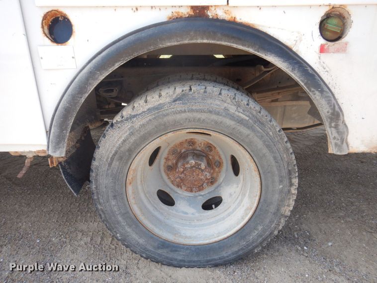 image for item MU9691 2001 Ford F550 Super Duty XL  utility / service truck