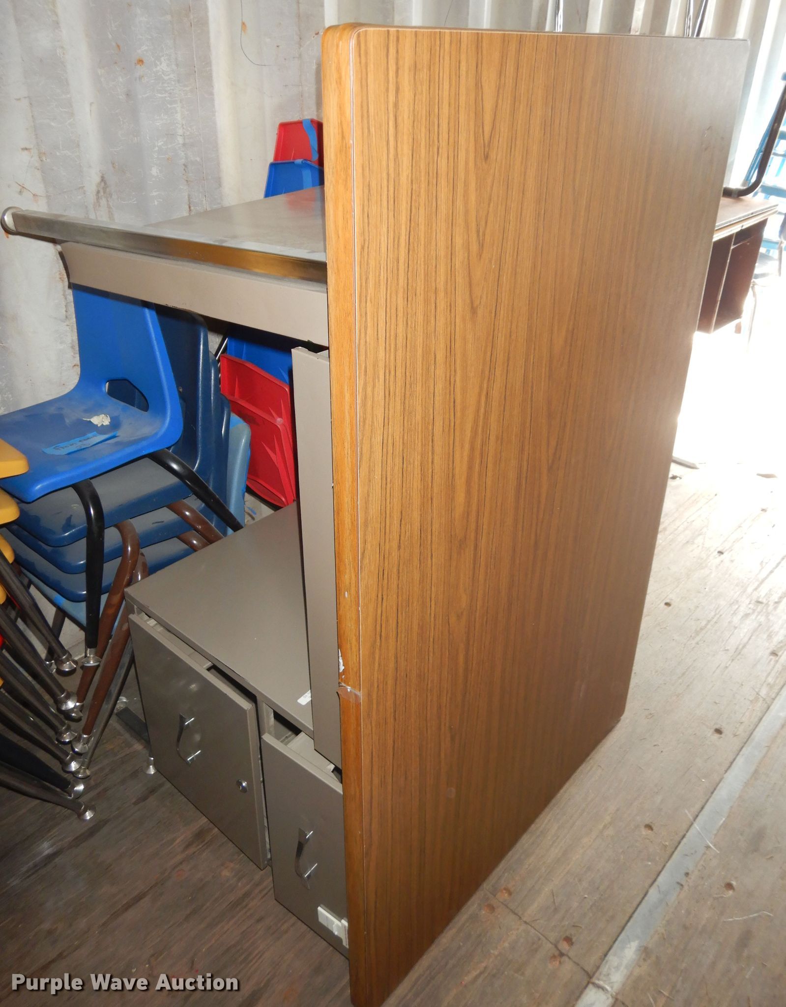 Furniture in Emporia, KS Item KS9764 sold Purple Wave