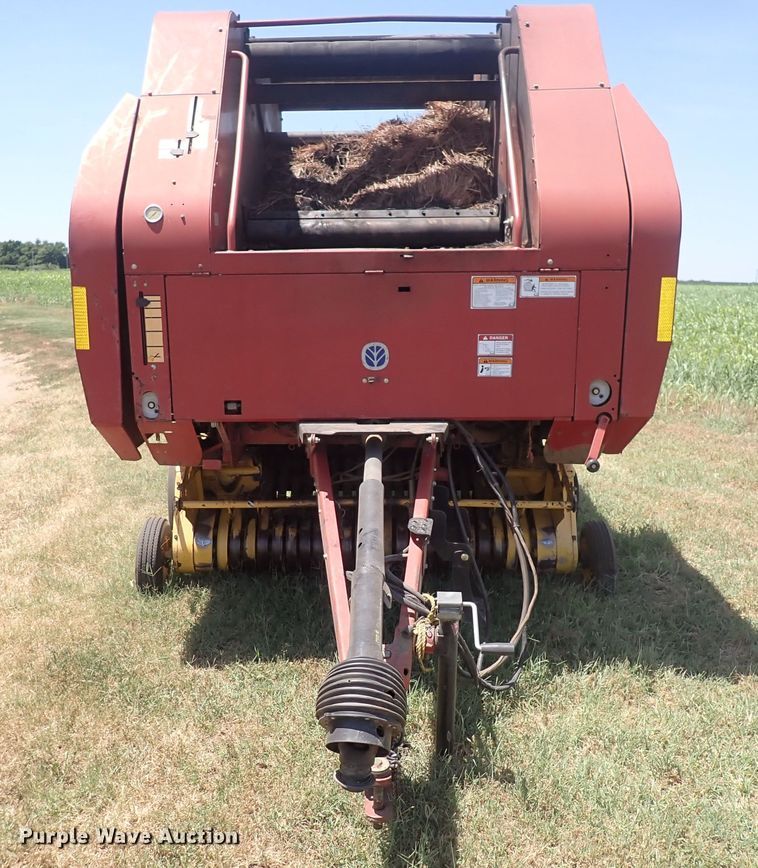 image for item DF5031 2003 New Holland BR750  round baler