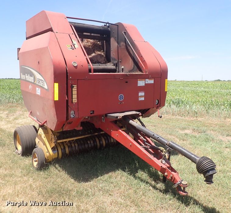 image for item DF5031 2003 New Holland BR750  round baler