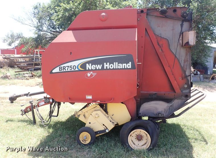 image for item DF5031 2003 New Holland BR750  round baler