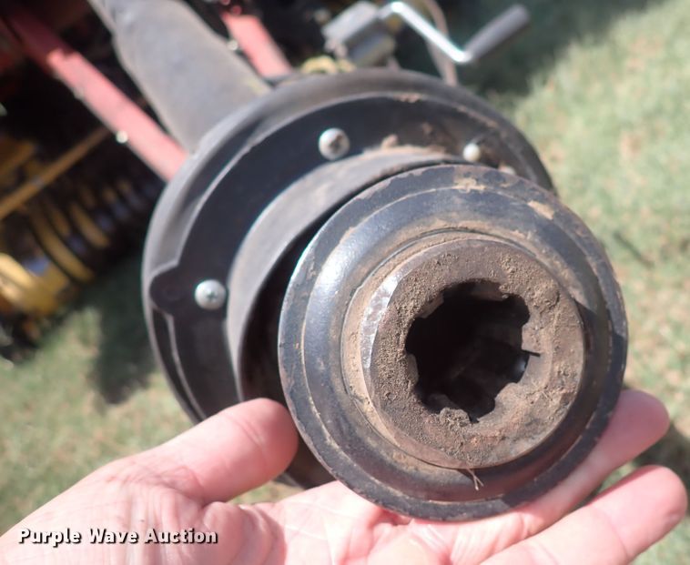 image for item DF5031 2003 New Holland BR750  round baler